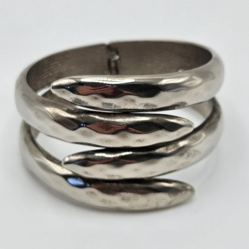 VINTAGE Modernist Hammered Silver Tone Hinged Clamper Wrap Cuff Bracelet